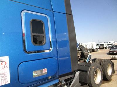 Freightliner Cascadia Left Sleeper Fairing for a Freightliner CASCADIA 126