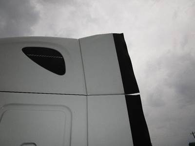 Freightliner Cascadia Left Sleeper Fairing for a Freightliner CASCADIA 125