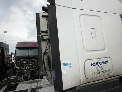 Freightliner Cascadia Right Sleeper Fairing for a Freightliner CASCADIA 125