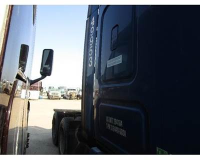 Freightliner Cascadia Right Sleeper Fairing for a Freightliner CASCADIA 125