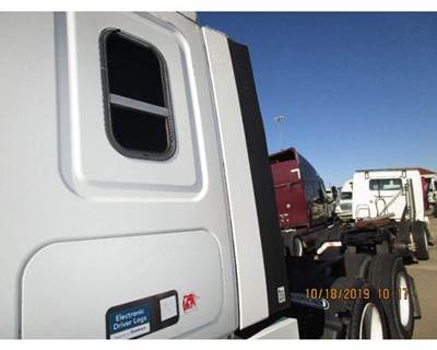 Freightliner Cascadia Left Sleeper Fairing for a Freightliner CASCADIA 125