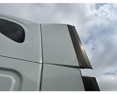 Freightliner Cascadia Left Sleeper Fairing for a Freightliner CASCADIA 125