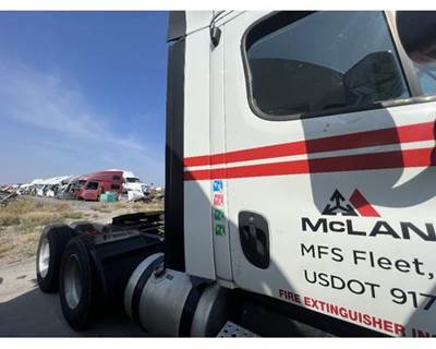 Freightliner Cascadia Right Sleeper Fairing for a Freightliner CASCADIA 125