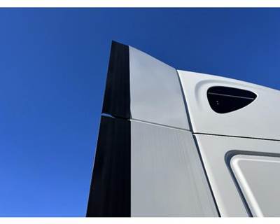 Freightliner Cascadia Right Sleeper Fairing for a Freightliner CASCADIA 125
