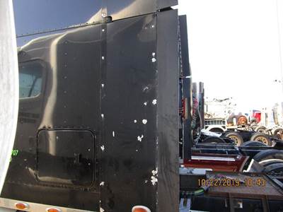 Freightliner Classic XL Left Sleeper Fairing for a Freightliner FLD132 XL CLASSIC