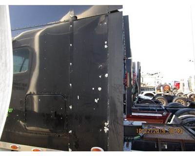 Freightliner Classic XL Left Sleeper Fairing for a Freightliner FLD132 XL CLASSIC