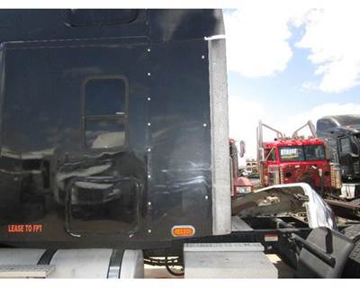 Freightliner Columbia Left Sleeper Fairing for a Freightliner COLUMBIA 120