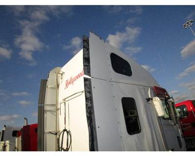 Freightliner Coronado Right Sleeper Fairing for a Freightliner CORONADO 132