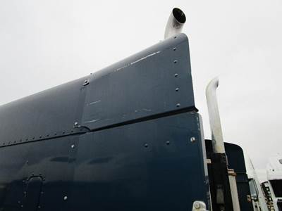 Freightliner FLD120 Left Sleeper Fairing