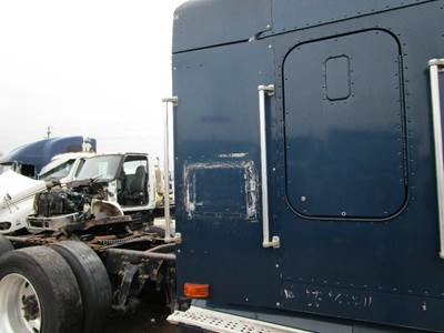 Freightliner FLD120 Right Sleeper Fairing