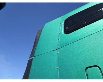 Freightliner ST120 Right Sleeper Fairing