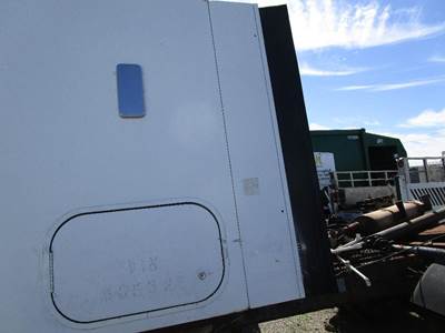 International 4700 Left Sleeper Fairing