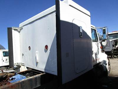 International 4700 Right Sleeper Fairing