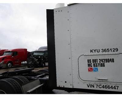 International 9400 Right Sleeper Fairing for a International 9400I