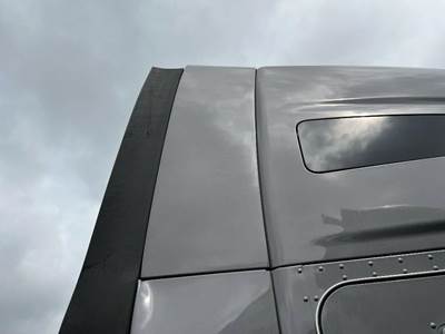 Kenworth T680 Right Sleeper Fairing