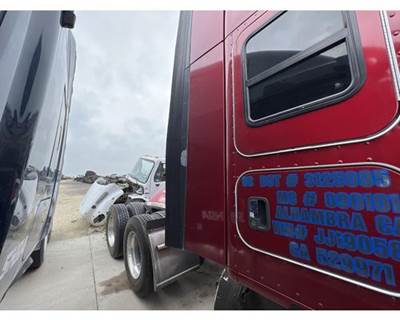 Kenworth T680 Right Sleeper Fairing