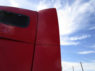 Volvo VNL Left Sleeper Fairing