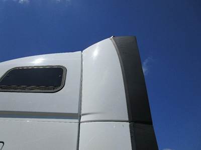 Volvo VNL Left Sleeper Fairing