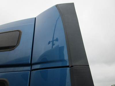 Volvo VNL Left Sleeper Fairing