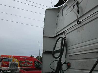 Volvo VNL Left Sleeper Fairing