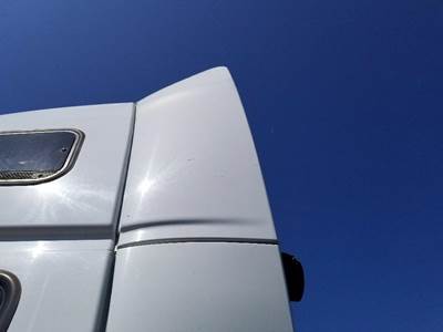 Volvo VNL Left Sleeper Fairing