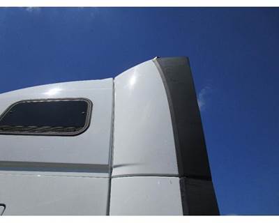 Volvo VNL Left Sleeper Fairing