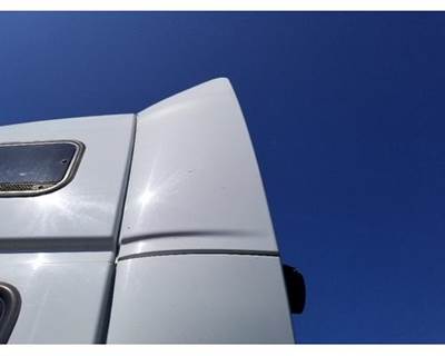 Volvo VNL Left Sleeper Fairing