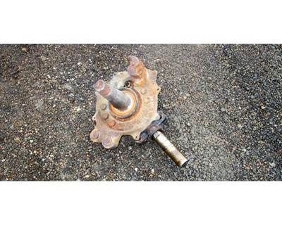 USED FRONT RIGHT SPINDLE OFF OF A FREIGHTLINER.
P/N: 680332