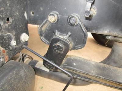 International 7400 Right Spring Hanger