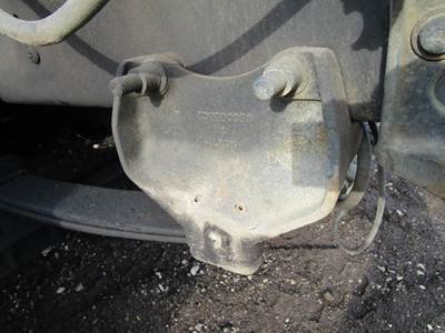 International 9100i Spring Hanger