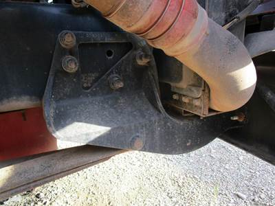 International 9200i Right Spring Hanger