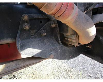 International 9200i Right Spring Hanger