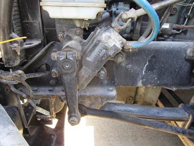 TRW/ROSS THP60010 Steering Gear / Rack for a Freightliner ST120