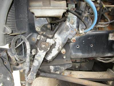TRW/ROSS THP60010 Steering Gear / Rack for a Freightliner COLUMBIA 120