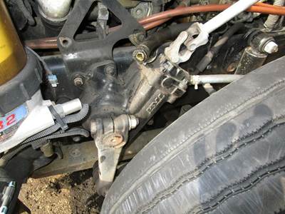 TRW/ROSS THP60010 Steering Gear / Rack for a Freightliner CASCADIA 125