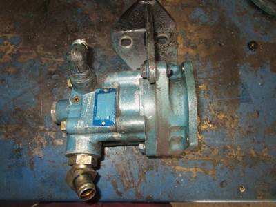 International DT466E Steering Pump