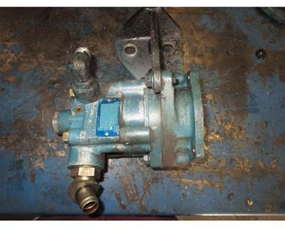 International DT466E Steering Pump