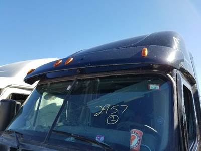 Freightliner Cascadia Sun Visor for a Freightliner CASCADIA 125