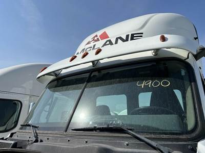 Freightliner Cascadia Sun Visor for a Freightliner CASCADIA 125