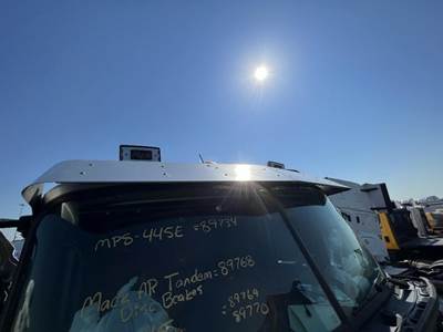 Mack Pinnacle CXU613 Sun Visor for a Mack CXU613