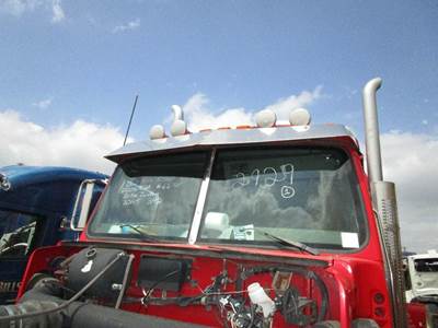 Western Star 4900 Sun Visor for a Western Star TR 4900
