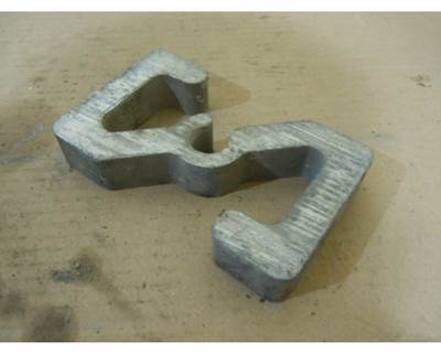 USED FRONT AXLE LEAF SPRING SPACER - 11/16 INCHES TALL, FLAT
P/N: 680-32204-52