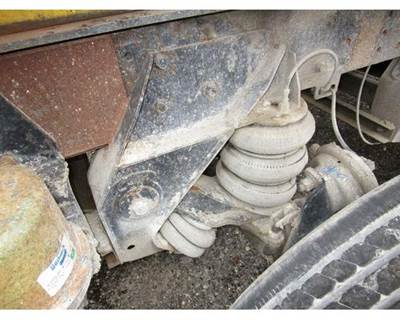 Used Cush 13,000 lb Steerable Air Lift Axle Assembly for Kenworth T800
