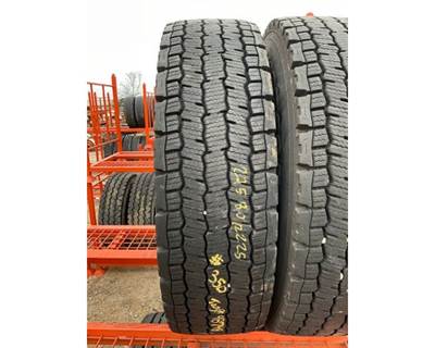 USED MICHELIN XDN2 275/80R22.5 REAR DRIVE AXLE TIRES