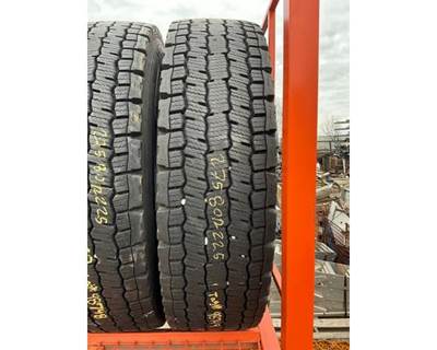 USED MICHELIN XDN2 275/80R22.5 REAR DRIVE AXLE TIRES