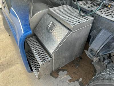 Kenworth T680 Tool Box