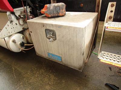 Merritt SADDLEBOX Left Tool Box for a International Prostar