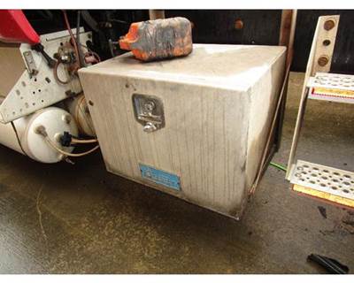 Merritt SADDLEBOX Left Tool Box for a International Prostar