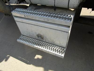 Peterbilt 379 Tool Box