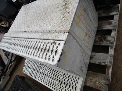 Peterbilt 379 Tool Box